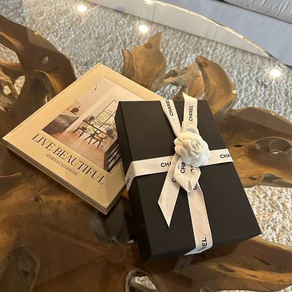 NEW Chanel19 wallet on chain - Picture 3 of 15